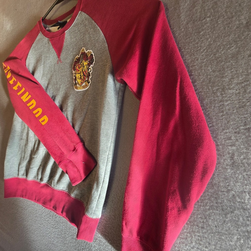 Harry Potter Gryffindor Sweatshirt Universal Studios Grey Maroon Raglan Medium - Picture 7 of 16